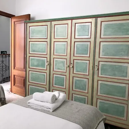 Casa Puerta De Santa Cruz